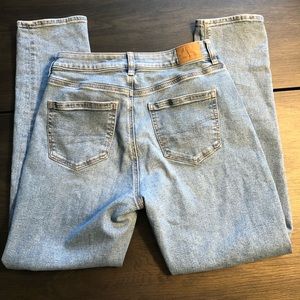 American eagle mom Jean size 4